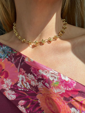KNOT NECKLACE